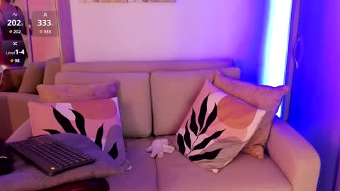 Griseld   online show from 02/23/25, 11:22