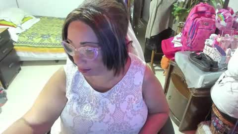 Snapshot of mrs_mommy chatting on 03/05/25, 05:18 mrs_mommy online show from 03/05/25, 05:18