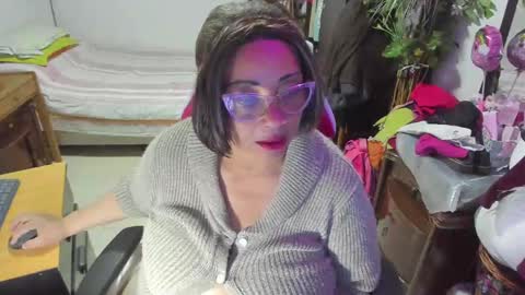 Snapshot of mrs_mommy chatting on 03/07/25, 11:27 mrs_mommy online show from 03/07/25, 11:27