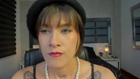 Snapshot of mrs_regina_clk chatting on 07/11/26, 04:26 Regina online show from 07/11/26, 04:26