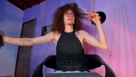 Snapshot of mrshaggy_ chatting on 01/16/25, 09:51 Mr Shaggy online show from 01/16/25, 09:51