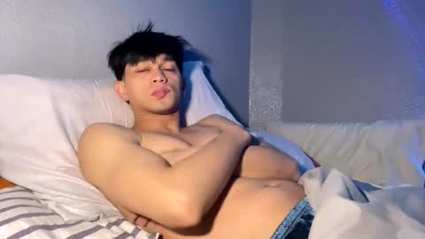 Snapshot of mrshawn95 chatting on 11/06/25, 02:56 shawn online show from 11/06/25, 02:56