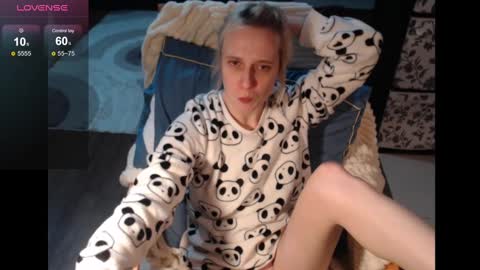 Snapshot of mrsluck chatting on 01/19/25, 02:25 Sasha online show from 01/19/25, 02:25