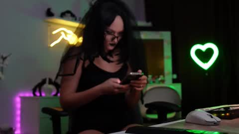 YOUR OWNER online show from 11/06/25, 05:03