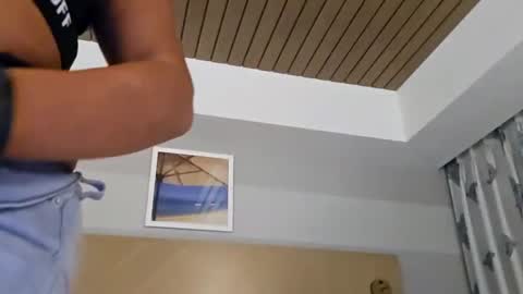 Snapshot of mrz_jon3z chatting on 09/19/25, 05:20 Jon3z online show from 09/19/25, 05:20