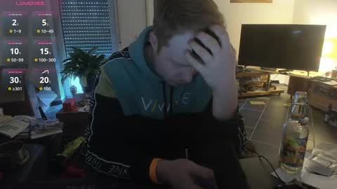 Snapshot of mrzaasch chatting on 03/15/26, 04:57 Sascha online show from 03/15/26, 04:57