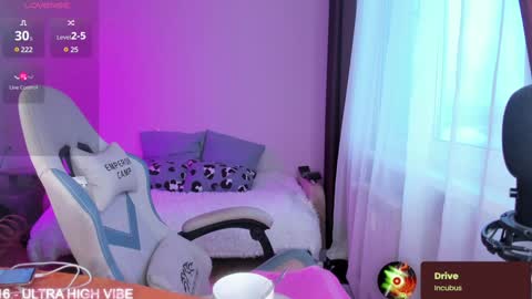 Snapshot of ms_allison chatting on 01/11/25, 10:51 Allison online show from 01/11/25, 10:51