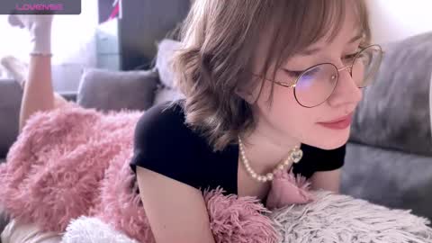 Snapshot of ms_christiana chatting on 03/10/26, 11:37 ms_christiana online show from 03/10/26, 11:37