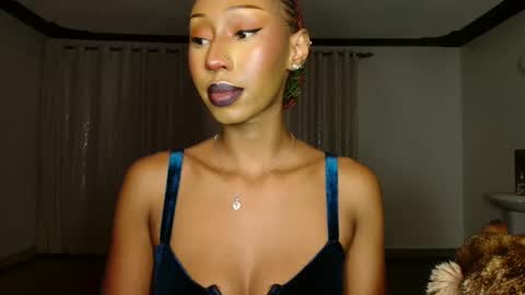 ms_crystal online show from 11/13/25, 03:33