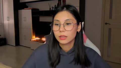 Snapshot of ms_emily_ chatting on 09/13/25, 02:17 ms_emily_ online show from 09/13/25, 02:17