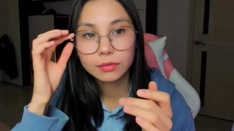 Snapshot of ms_emily_ chatting on 09/18/25, 03:58 ms_emily_ online show from 09/18/25, 03:58