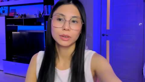 ms_emily_ online show from 05/13/26, 11:18