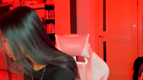 ms_emily_ online show from 05/15/26, 06:04