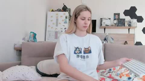 Snapshot of ms_foryou chatting on 05/17/26, 02:20 Ms ForYOU online show from 05/17/26, 02:20