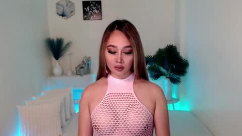 Snapshot of ms_lhaydeebunny chatting on 09/18/25, 04:03 Evon online show from 09/18/25, 04:03