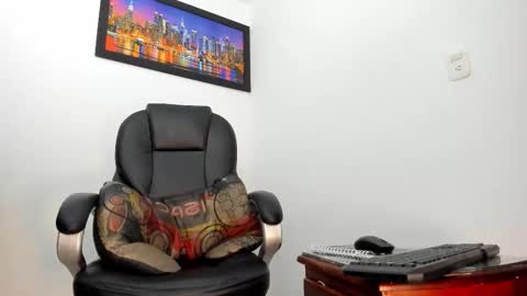 ms_lunarose online show from 10/26/25, 01:11