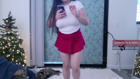 R o r i  SnapChat heyroriv2 wednesday - sunday Noon oclock mountain - 5pm mountain online show from 12/21/24, 07:49