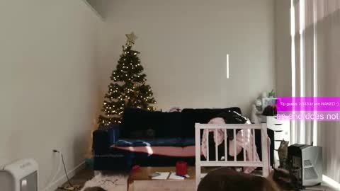 Snapshot of ms_mochii chatting on 03/04/26, 04:13 R o r i SnapChat heyroriv2 wednesday - sunday Noon oclock mountain - 5pm mountain online show from 03/04/26, 04:13