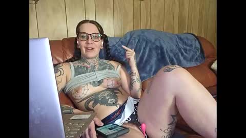 Snapshot of msbutcherwithasmile chatting on 01/17/26, 04:22 Msbutcher online show from 01/17/26, 04:22