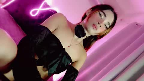 mscherry_ online show from 02/11/26, 08:36