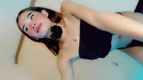 mscherry_ online show from 06/06/26, 09:52
