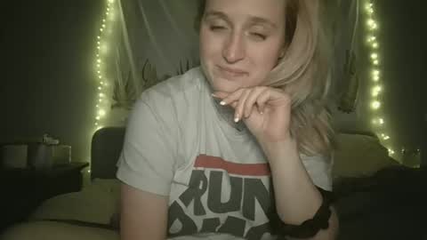 Snapshot of msclairewhatever chatting on 04/20/26, 06:05 msclairewhatever online show from 04/20/26, 06:05