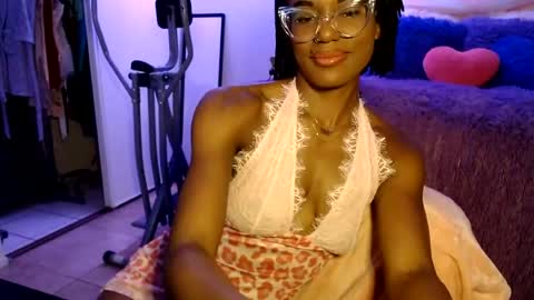 CocoSage online show from 06/15/26, 05:42
