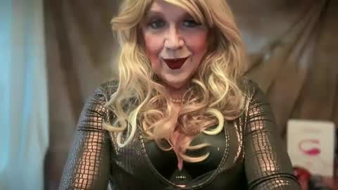 Snapshot of mskarentoy chatting on 10/07/25, 07:11 mskarentoy online show from 10/07/25, 07:11