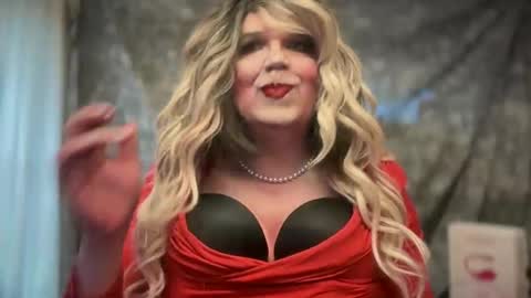 Snapshot of mskarentoy chatting on 10/26/25, 08:48 mskarentoy online show from 10/26/25, 08:48