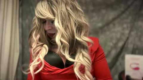 Snapshot of mskarentoy chatting on 11/14/25, 11:13 mskarentoy online show from 11/14/25, 11:13