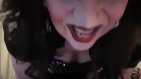 Snapshot of mskarentoy chatting on 11/16/25, 12:27 mskarentoy online show from 11/16/25, 12:27