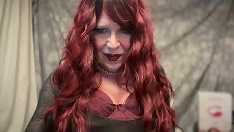 Snapshot of mskarentoy chatting on 11/27/25, 10:23 mskarentoy online show from 11/27/25, 10:23