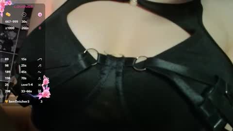 Snapshot of mskissa chatting on 09/23/25, 01:52 Noora Saetr online show from 09/23/25, 01:52