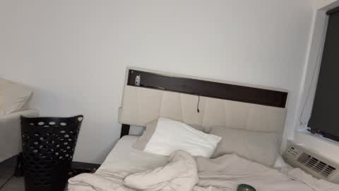 Snapshot of mskitty000 chatting on 12/19/25, 10:06 mskitty000 online show from 12/19/25, 10:06