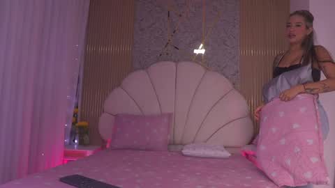 Snapshot of mssburbuja chatting on 05/09/26, 03:12 Manuela online show from 05/09/26, 03:12