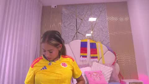 Snapshot of mssburbuja chatting on 06/18/26, 03:07 Manuela online show from 06/18/26, 03:07
