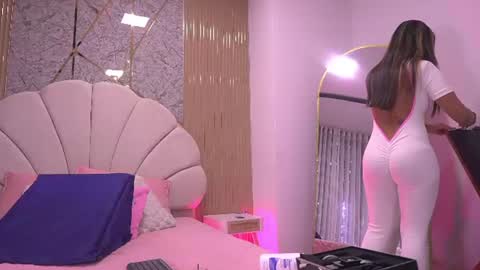 Snapshot of mssburbuja chatting on 07/24/26, 03:15 Manuela online show from 07/24/26, 03:15
