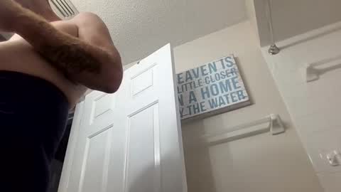 Snapshot of mst_198569 chatting on 12/18/25, 11:00 mst_198569 online show from 12/18/25, 11:00