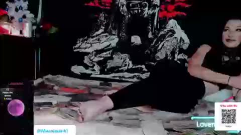 MsVioletx online show from 11/22/25, 12:42