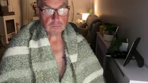 Snapshot of mtb1697 chatting on 09/28/25, 10:48 mtb1697 online show from 09/28/25, 10:48