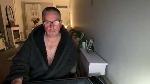 Snapshot of mtb1697 chatting on 10/19/25, 12:00 mtb1697 online show from 10/19/25, 12:00