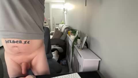 Snapshot of mtb1697 chatting on 10/21/25, 11:33 mtb1697 online show from 10/21/25, 11:33