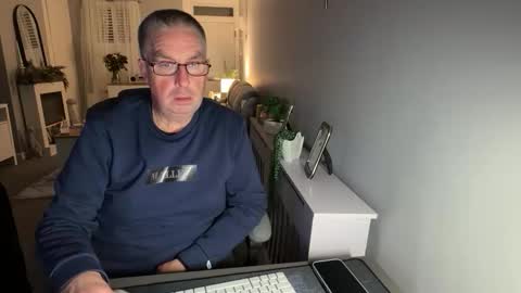 Snapshot of mtb1697 chatting on 12/04/25, 11:02 mtb1697 online show from 12/04/25, 11:02