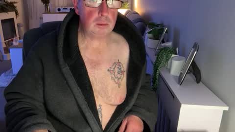 Snapshot of mtb1697 chatting on 12/21/25, 11:45 mtb1697 online show from 12/21/25, 11:45