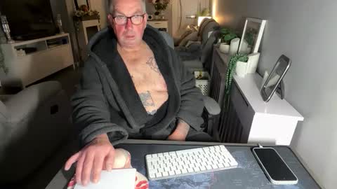 Snapshot of mtb1697 chatting on 03/18/26, 12:25 mtb1697 online show from 03/18/26, 12:25