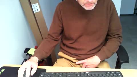 Snapshot of mucfag chatting on 10/21/25, 04:08 mucfag online show from 10/21/25, 04:08
