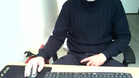 Snapshot of mucfag chatting on 11/20/25, 05:45 mucfag online show from 11/20/25, 05:45