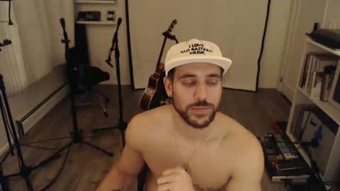 Snapshot of muchachote_ chatting on 12/20/25, 04:41 muchachote_ online show from 12/20/25, 04:41