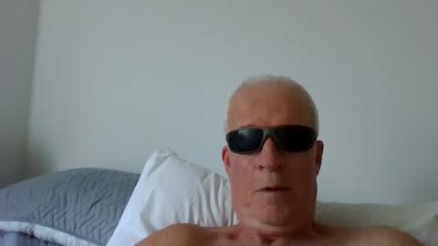 Snapshot of mucholover chatting on 01/17/26, 04:33 mucholover online show from 01/17/26, 04:33