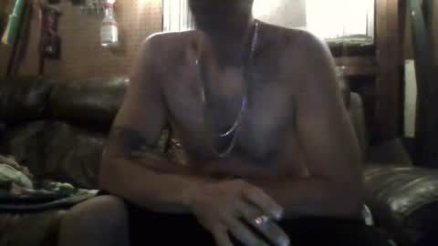 Snapshot of muffdiver718 chatting on 07/21/26, 05:21 Muffdiver online show from 07/21/26, 05:21